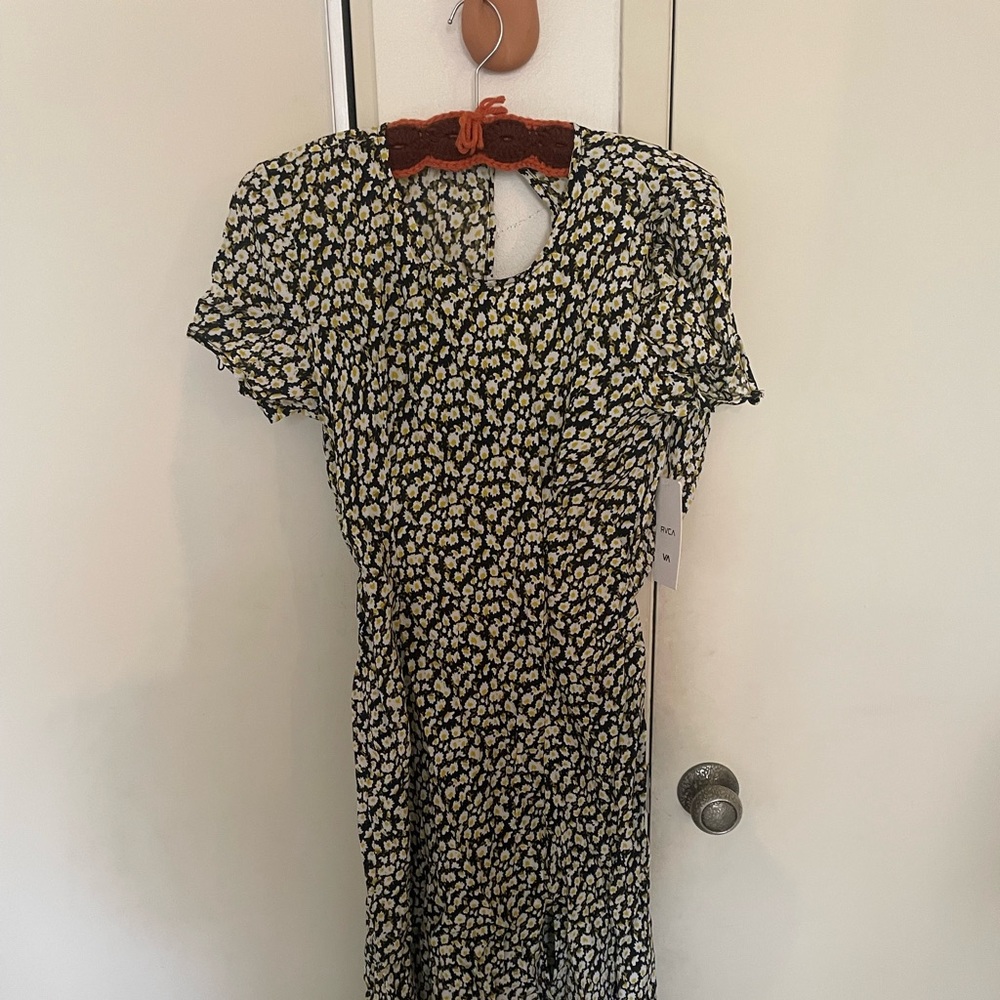 Rvca dress, open back, still had tags